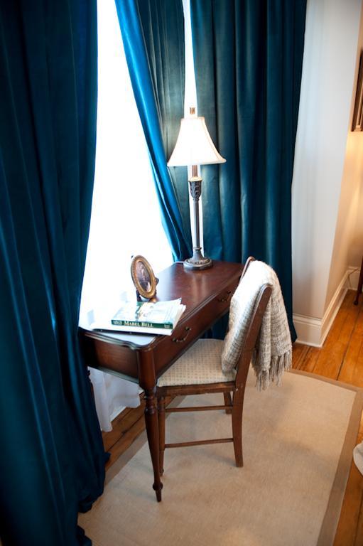 Dunlop Inn Baddeck Room photo