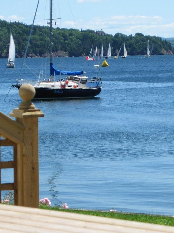Dunlop Inn Baddeck Exterior photo